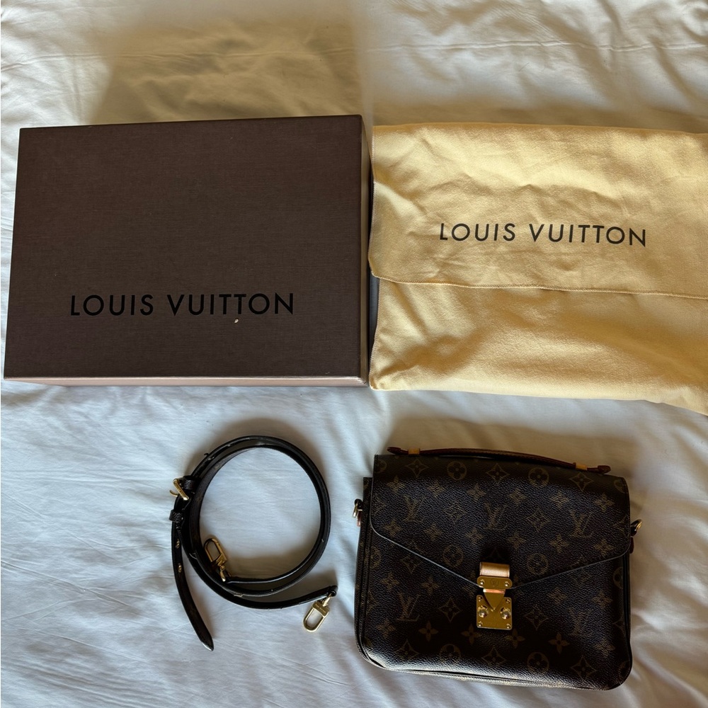 Louis Vuitton Pochette Métis - Picture 2 of 13